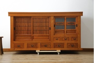 中古　超美品　上質な木味と格子細工が美しい水屋箪笥サイドボード　(R-085436)