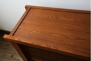 中古　超美品　緻密な格子戸と木地の風合いが美しい水屋箪笥サイドボード　(R-085437)