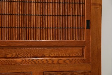 中古　超美品　緻密な格子戸と木地の風合いが美しい水屋箪笥サイドボード　(R-085437)