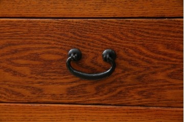 中古　超美品　緻密な格子戸と木地の風合いが美しい水屋箪笥サイドボード　(R-085437)