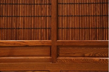 中古　超美品　緻密な格子戸と木地の風合いが美しい水屋箪笥サイドボード　(R-085437)