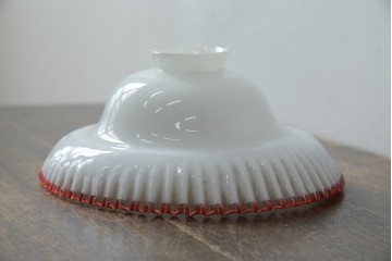 《引っ掛けシーリング式ペンダントライト加工費込み》　和製アンティーク　時代物　大正～昭和初期　赤色の波打つ縁取りが特徴のペンダントライト　(R-085438)