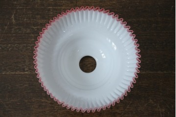 《引っ掛けシーリング式ペンダントライト加工費込み》　和製アンティーク　時代物　大正～昭和初期　赤色の波打つ縁取りが特徴のペンダントライト　(R-085438)