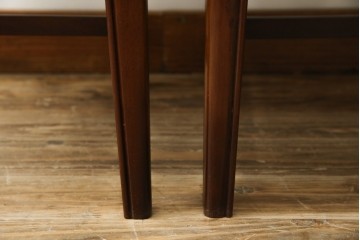 中古　美品　神戸洋家具　メープル不二屋　上品な佇まいが魅力的なダイニングチェア2脚セット　(R-085443)