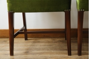 中古　美品　神戸洋家具　メープル不二屋　上品な佇まいが魅力的なダイニングチェア2脚セット　(R-085443)