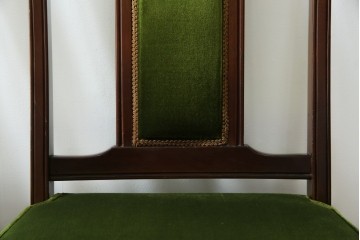 中古　美品　神戸洋家具　メープル不二屋　上品な佇まいが魅力的なダイニングチェア2脚セット　(R-085443)