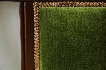 中古　美品　神戸洋家具　メープル不二屋　上品な佇まいが魅力的なダイニングチェア2脚セット　(R-085443)