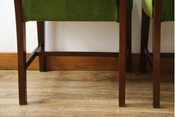 中古　美品　神戸洋家具　メープル不二屋　上品な佇まいが魅力的なダイニングチェア2脚セット　(R-085443)
