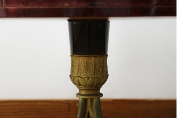 イタリアヴィンテージ　美品!!　希少!!　イタリア高級家具　アルド・トゥーラ(ALDO TURA)　深みのある色調と真鍮装飾が魅力のサイドテーブル　(R-085444)