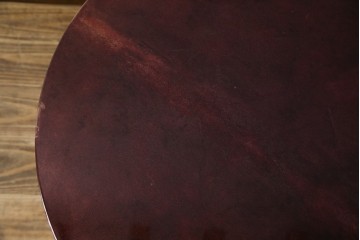 イタリアヴィンテージ　美品!!　希少!!　イタリア高級家具　アルド・トゥーラ(ALDO TURA)　深みのある色調と真鍮装飾が魅力のサイドテーブル　(R-085444)