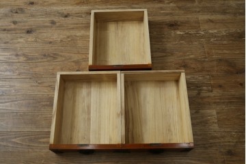中古　美品　最高級の上手物　仙台民芸箪笥(仙台箪笥)　本漆塗り　重厚な飾り金具が映える衣装箪笥　定価約110万円　(R-085445)