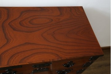 中古　美品　最高級の上手物　仙台民芸箪笥(仙台箪笥)　本漆塗り　重厚な飾り金具が映える衣装箪笥　定価約110万円　(R-085445)