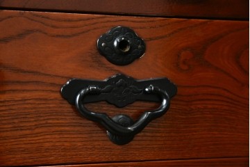 中古　美品　最高級の上手物　仙台民芸箪笥(仙台箪笥)　本漆塗り　重厚な飾り金具が映える衣装箪笥　定価約110万円　(R-085445)