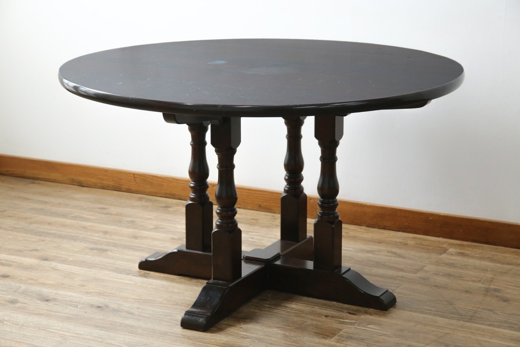 中古　松本民芸家具　挽物脚が生む安定感のあるデザインのF型ラウンドテーブル　(R-085446)