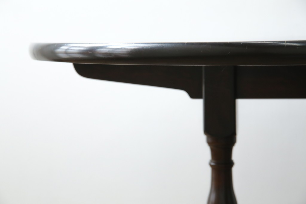 中古　松本民芸家具　挽物脚が生む安定感のあるデザインのF型ラウンドテーブル　(R-085446)