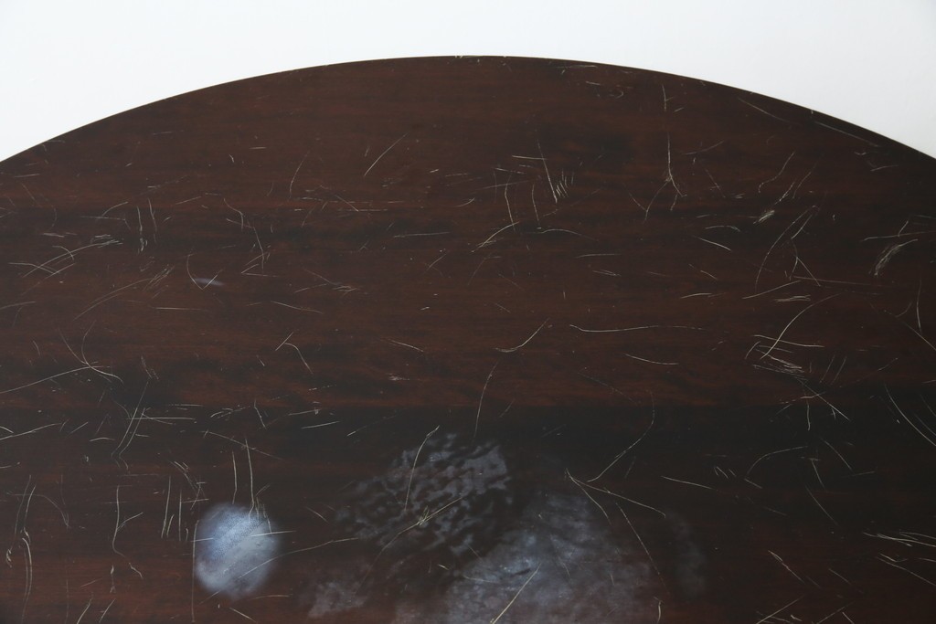 中古　松本民芸家具　挽物脚が生む安定感のあるデザインのF型ラウンドテーブル　(R-085446)