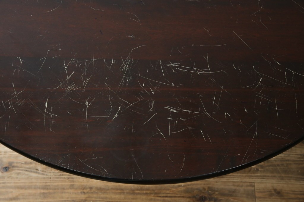 中古　松本民芸家具　挽物脚が生む安定感のあるデザインのF型ラウンドテーブル　(R-085446)