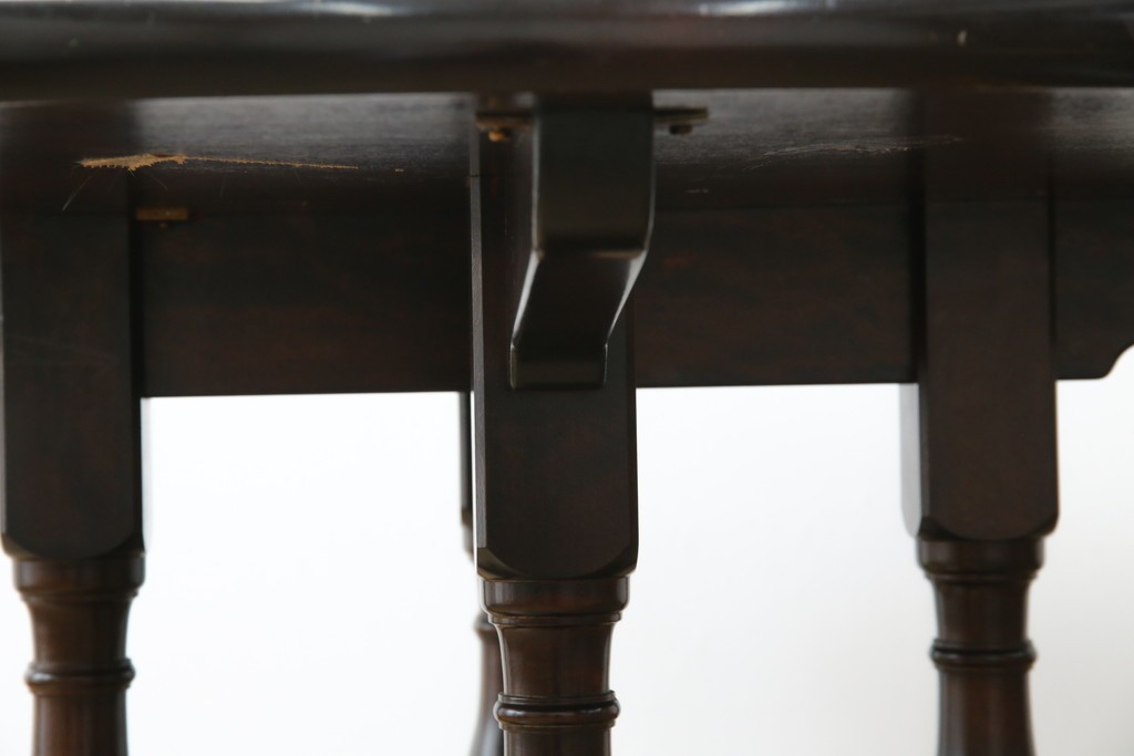 中古　松本民芸家具　挽物脚が生む安定感のあるデザインのF型ラウンドテーブル　(R-085446)