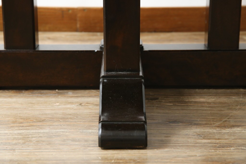 中古　松本民芸家具　挽物脚が生む安定感のあるデザインのF型ラウンドテーブル　(R-085446)