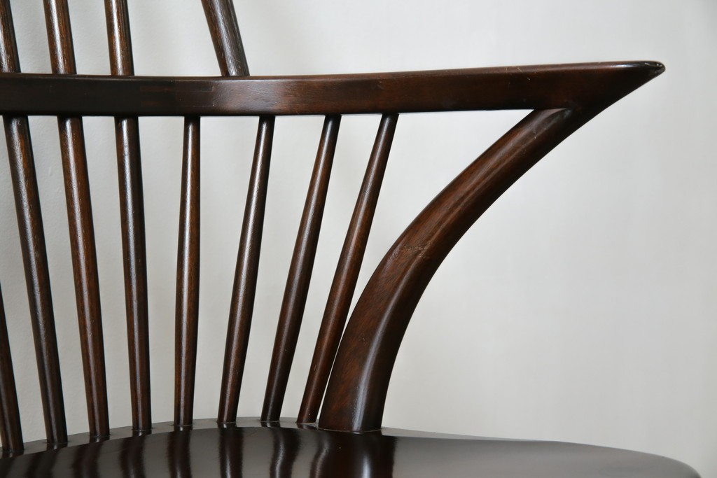 中古　美品　松本民芸家具　509C型　背もたれからアームへと連なる曲線が美しいウィンザーチェア　定価約17万円　(R-085447)