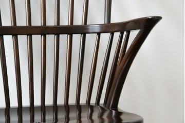 中古　美品　松本民芸家具　509C型　背もたれからアームへと連なる曲線が美しいウィンザーチェア　定価約17万円　(R-085447)