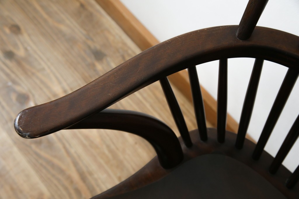 中古　美品　松本民芸家具　509C型　背もたれからアームへと連なる曲線が美しいウィンザーチェア　定価約17万円　(R-085447)