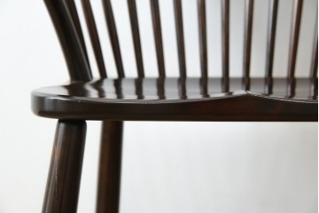 中古　美品　松本民芸家具　509C型　背もたれからアームへと連なる曲線が美しいウィンザーチェア　定価約17万円　(R-085447)