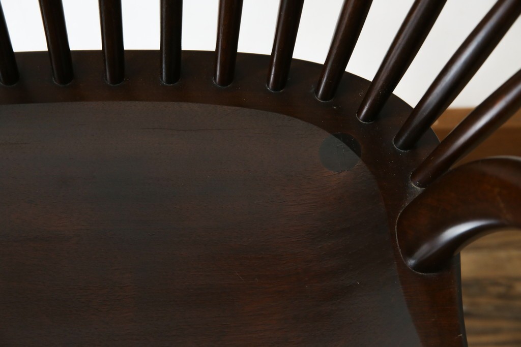 中古　美品　松本民芸家具　509C型　背もたれからアームへと連なる曲線が美しいウィンザーチェア　定価約17万円　(R-085447)