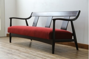 中古　松本民芸家具　#77型曲肘イスIII　なめらかな曲肘と直線的な背板の対比が美しい3人掛けソファ　定価約40万円　(R-085448)