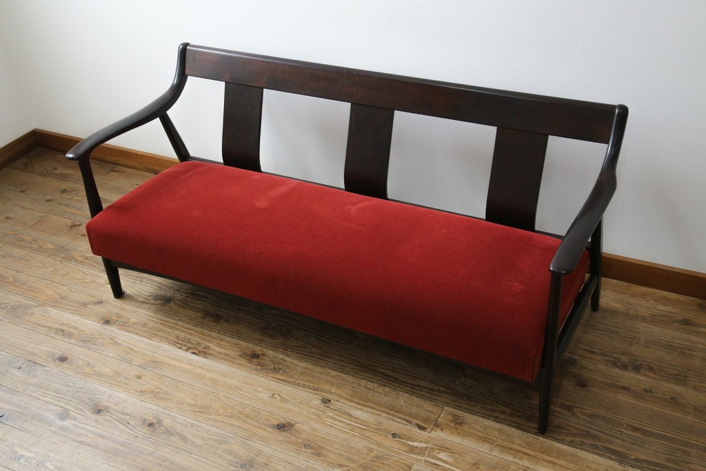 中古　松本民芸家具　#77型曲肘イスIII　なめらかな曲肘と直線的な背板の対比が美しい3人掛けソファ　定価約40万円　(R-085448)