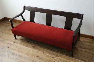 中古　松本民芸家具　#77型曲肘イスIII　なめらかな曲肘と直線的な背板の対比が美しい3人掛けソファ　定価約40万円　(R-085448)