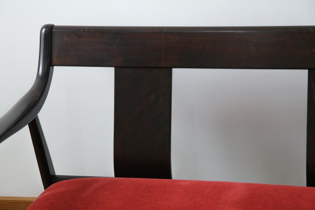 中古　松本民芸家具　#77型曲肘イスIII　なめらかな曲肘と直線的な背板の対比が美しい3人掛けソファ　定価約40万円　(R-085448)