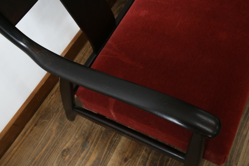 中古　松本民芸家具　#77型曲肘イスIII　なめらかな曲肘と直線的な背板の対比が美しい3人掛けソファ　定価約40万円　(R-085448)