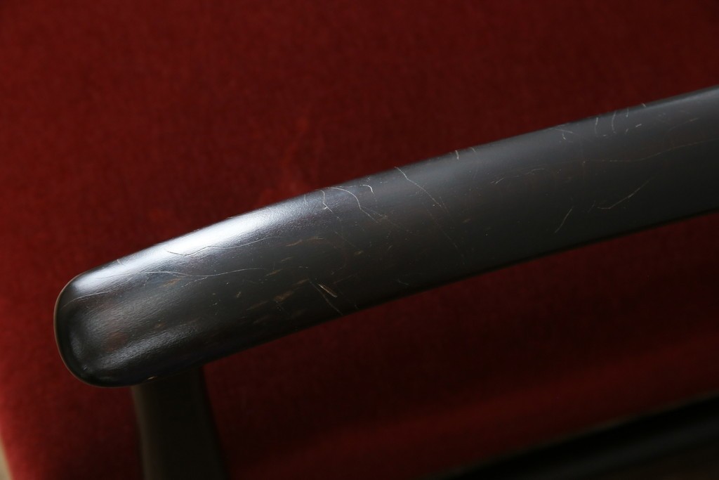 中古　松本民芸家具　#77型曲肘イスIII　なめらかな曲肘と直線的な背板の対比が美しい3人掛けソファ　定価約40万円　(R-085448)