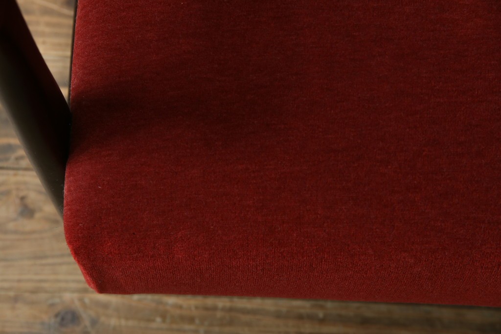 中古　松本民芸家具　#77型曲肘イスIII　なめらかな曲肘と直線的な背板の対比が美しい3人掛けソファ　定価約40万円　(R-085448)