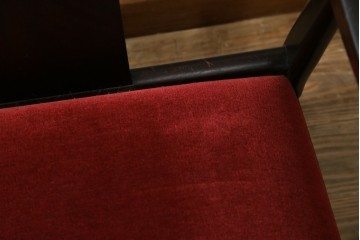 中古　松本民芸家具　#77型曲肘イスIII　なめらかな曲肘と直線的な背板の対比が美しい3人掛けソファ　定価約40万円　(R-085448)