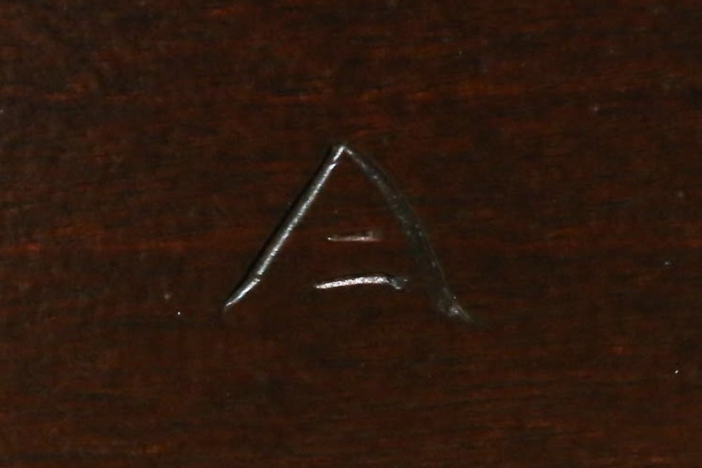 中古　美品　松本民芸家具　#91型　重厚感と品格を備えたキャプテンチェア　定価約13万円　(R-085449)