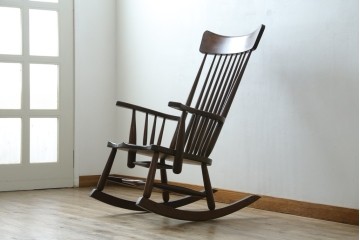中古　美品　松本民芸家具　J型　くつろぎの時間にぴったりなロッキングチェア　定価約24万円　(R-085450)
