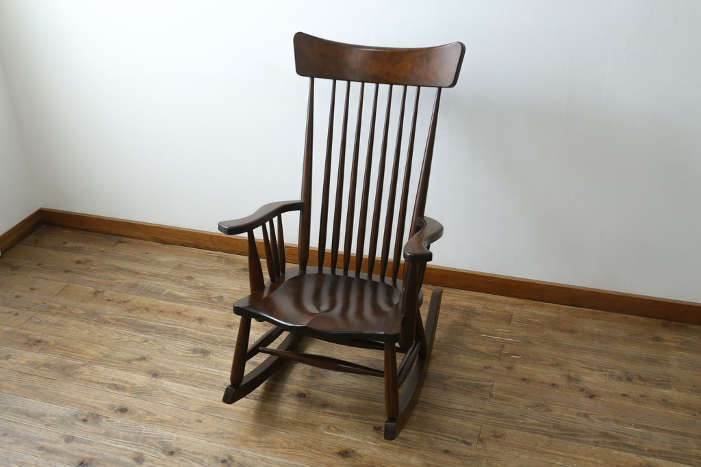 中古　美品　松本民芸家具　J型　くつろぎの時間にぴったりなロッキングチェア　定価約24万円　(R-085450)