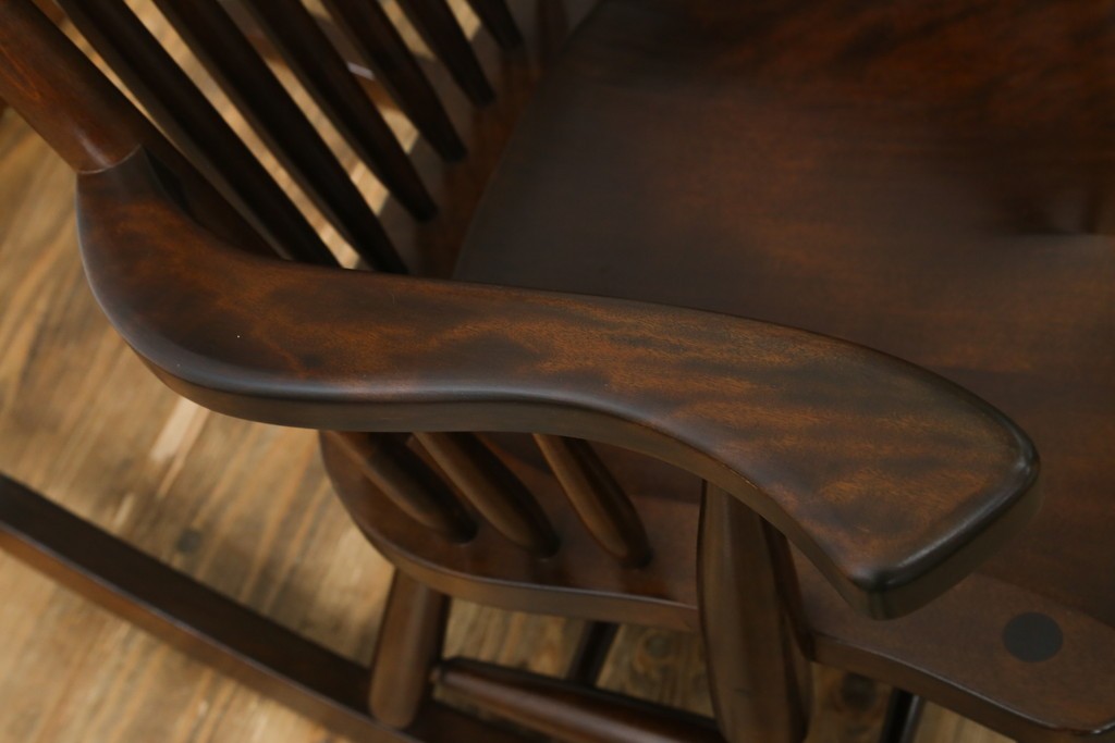 中古　美品　松本民芸家具　J型　くつろぎの時間にぴったりなロッキングチェア　定価約24万円　(R-085450)