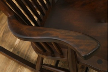 中古　美品　松本民芸家具　J型　くつろぎの時間にぴったりなロッキングチェア　定価約24万円　(R-085450)