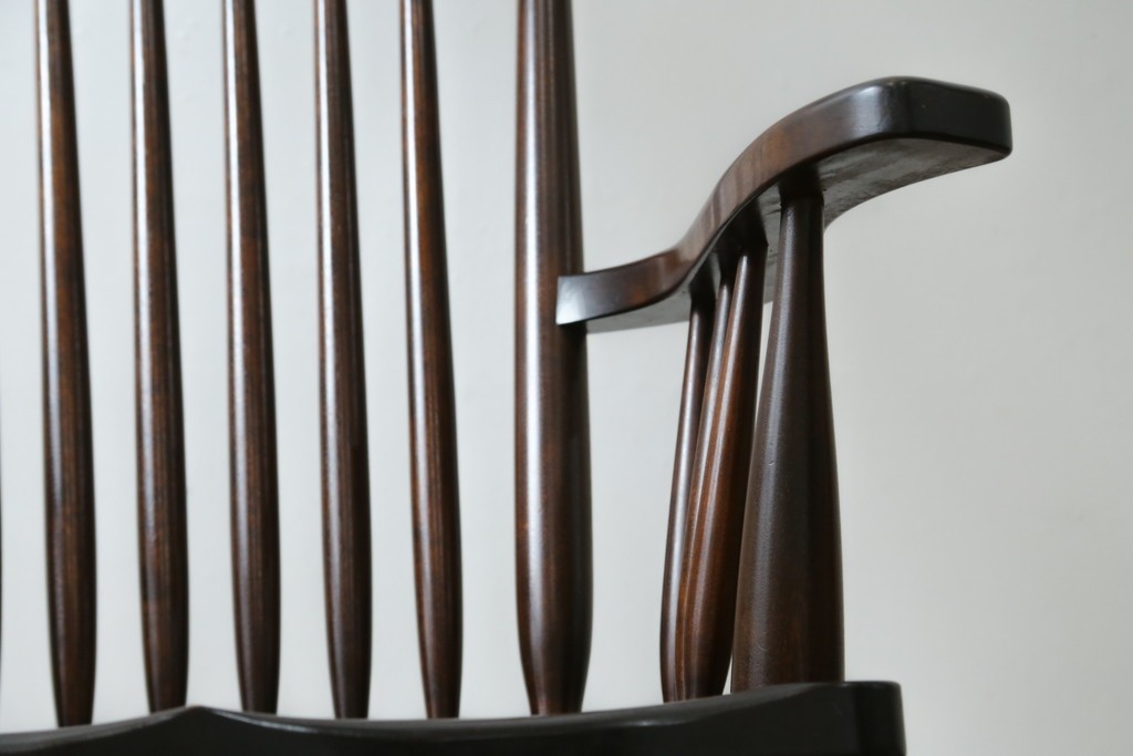 中古　美品　松本民芸家具　J型　くつろぎの時間にぴったりなロッキングチェア　定価約24万円　(R-085450)