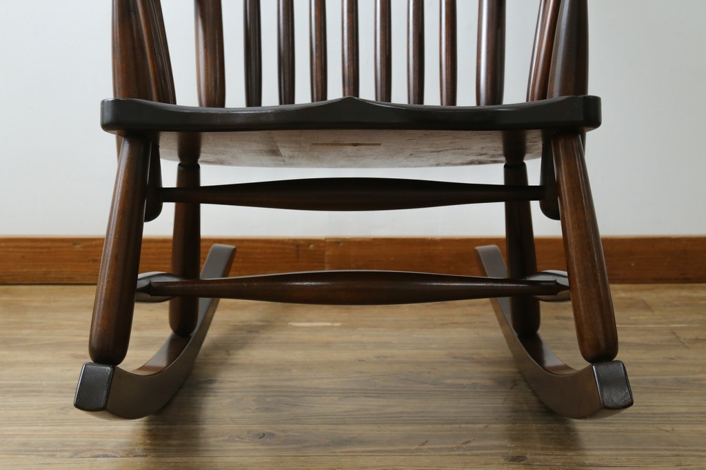 中古　美品　松本民芸家具　J型　くつろぎの時間にぴったりなロッキングチェア　定価約24万円　(R-085450)
