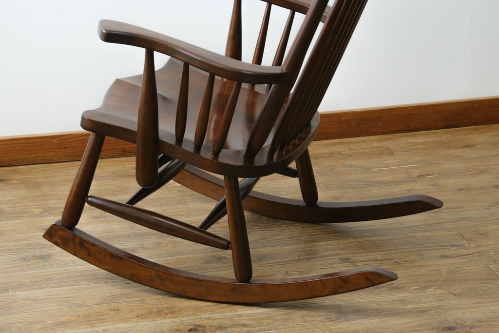 中古　美品　松本民芸家具　J型　くつろぎの時間にぴったりなロッキングチェア　定価約24万円　(R-085450)