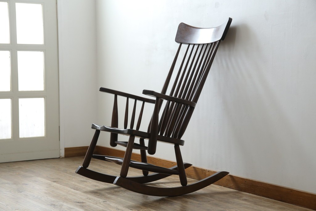 中古　美品　松本民芸家具　J型　くつろぎの時間にぴったりなロッキングチェア　定価約24万円　(R-085450)