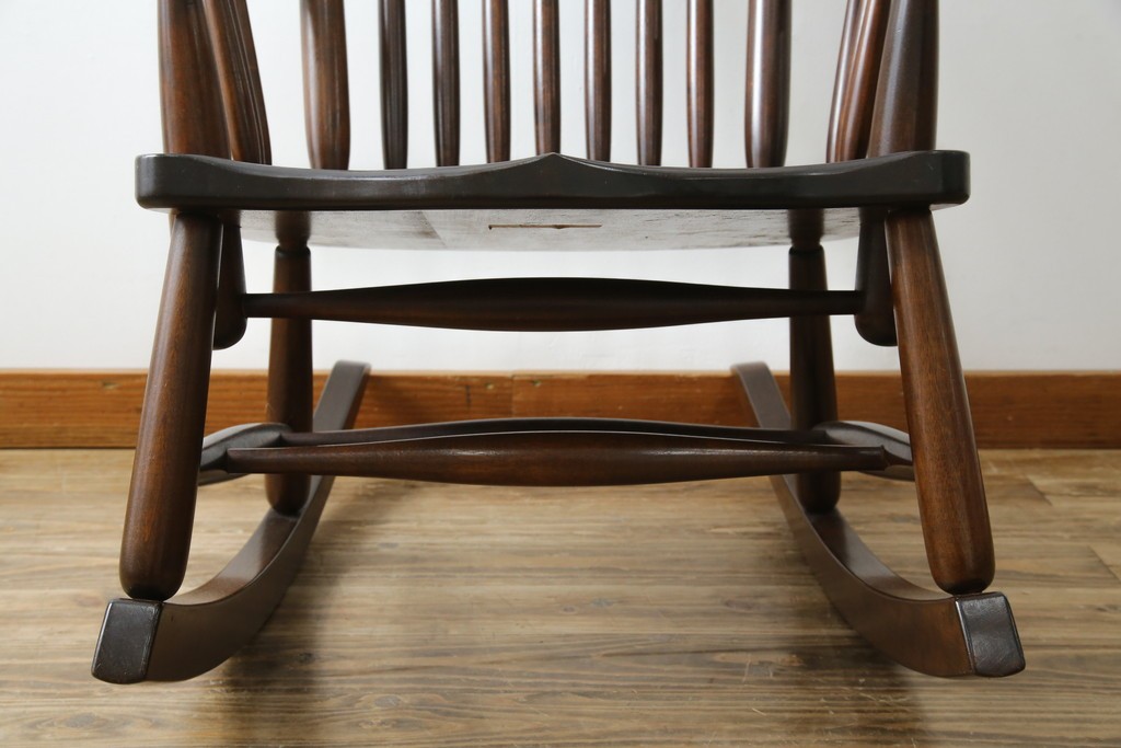 中古　美品　松本民芸家具　J型　くつろぎの時間にぴったりなロッキングチェア　定価約24万円　(R-085450)