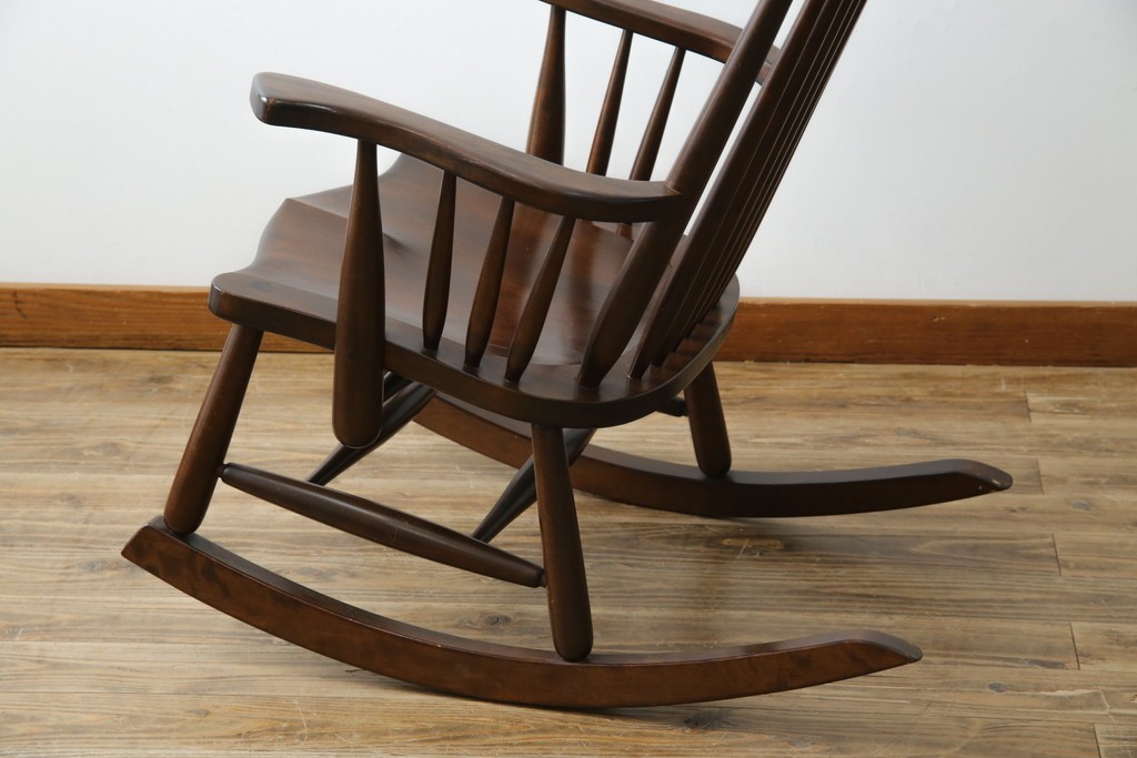 中古　美品　松本民芸家具　J型　くつろぎの時間にぴったりなロッキングチェア　定価約24万円　(R-085450)