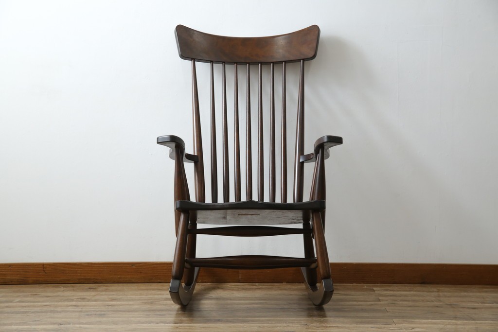 中古　美品　松本民芸家具　J型　くつろぎの時間にぴったりなロッキングチェア　定価約24万円　(R-085450)