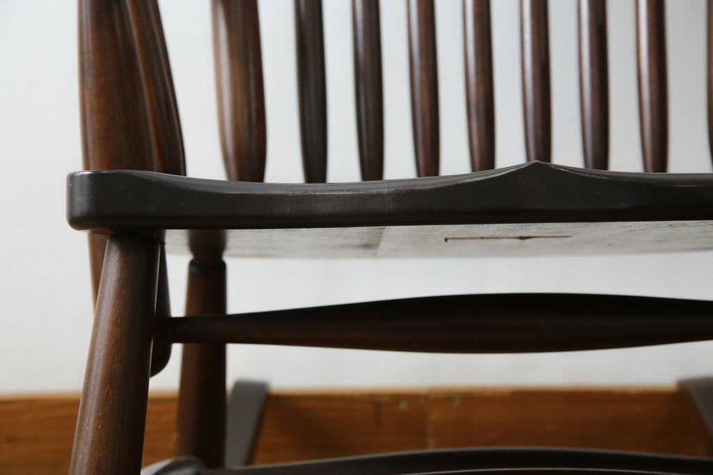 中古　美品　松本民芸家具　J型　くつろぎの時間にぴったりなロッキングチェア　定価約24万円　(R-085450)