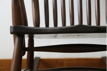 中古　美品　松本民芸家具　J型　くつろぎの時間にぴったりなロッキングチェア　定価約24万円　(R-085450)